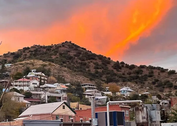 The Block Basic - Queen * Bisbee
