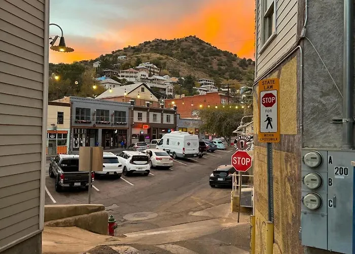 The Block Basic - Queen Bisbee