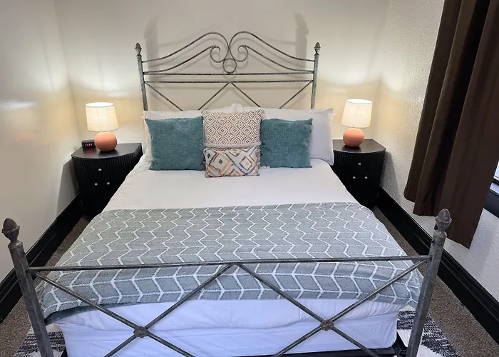 The Block Basic - Queen Hotel Bisbee