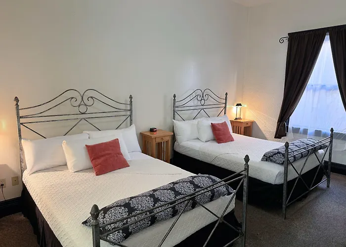 Hotel The Block Basic - Queen