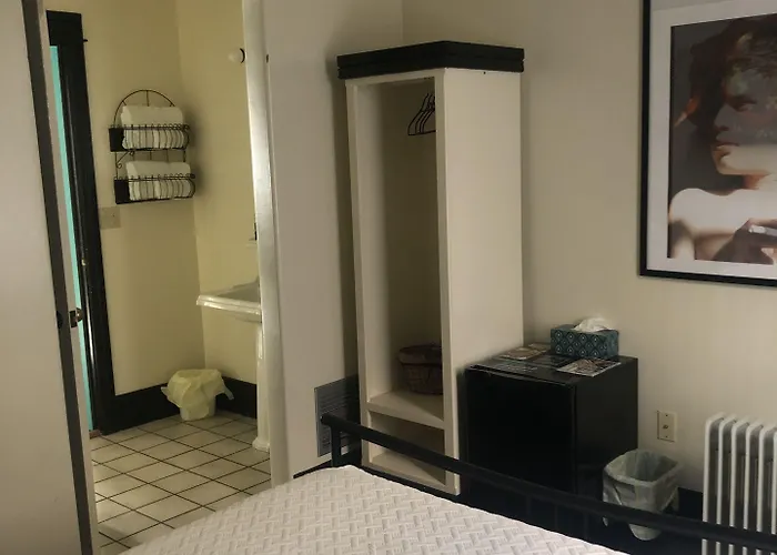 Hotel The Block Basic - Queen *