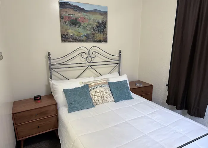 Hotel The Block Basic - Queen