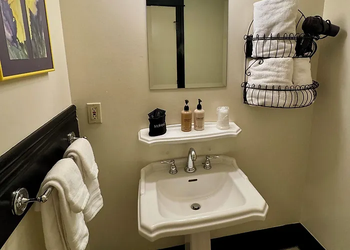 Hotel The Block Basic - Queen *