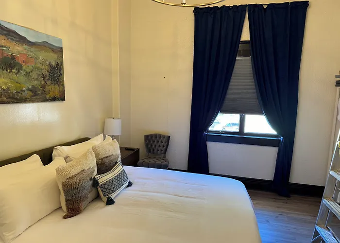 Hotel The Block Basic - Queen *