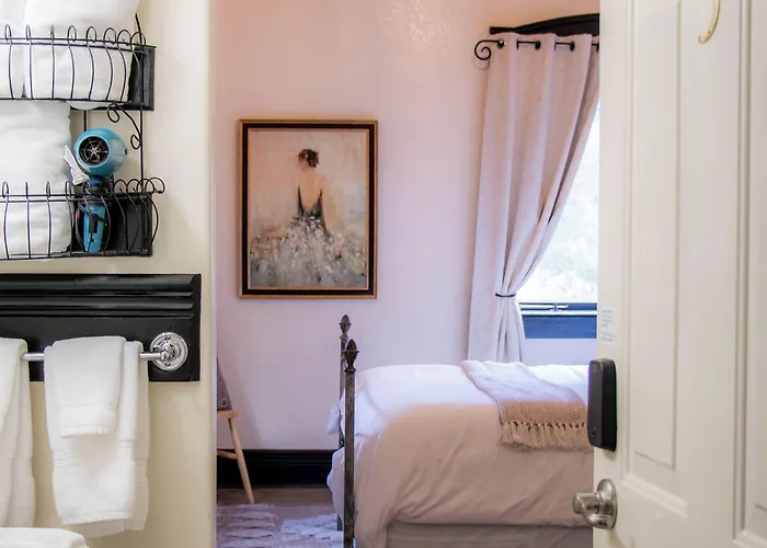 The Block Basic - Queen Hotel Bisbee