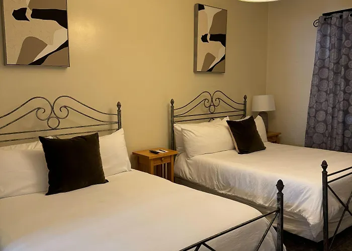 Hotel The Block Basic - Queen *