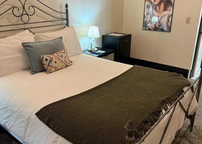 Hotel The Block Basic - Queen
