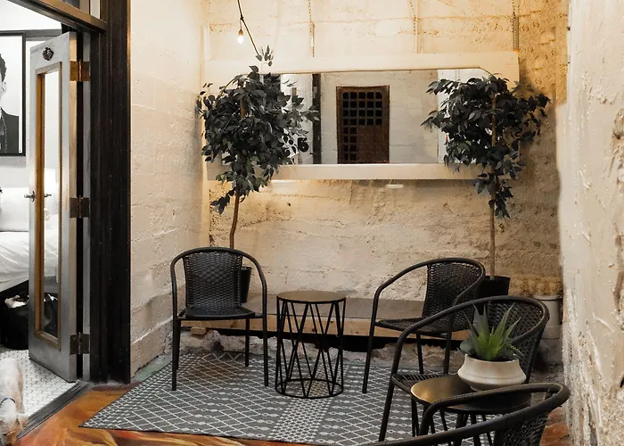 The Block Basic - Queen Hotel Bisbee