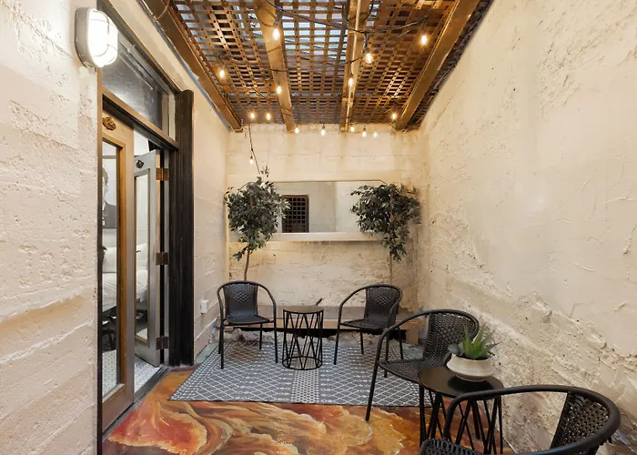 The Block Basic - Queen Hotel Bisbee